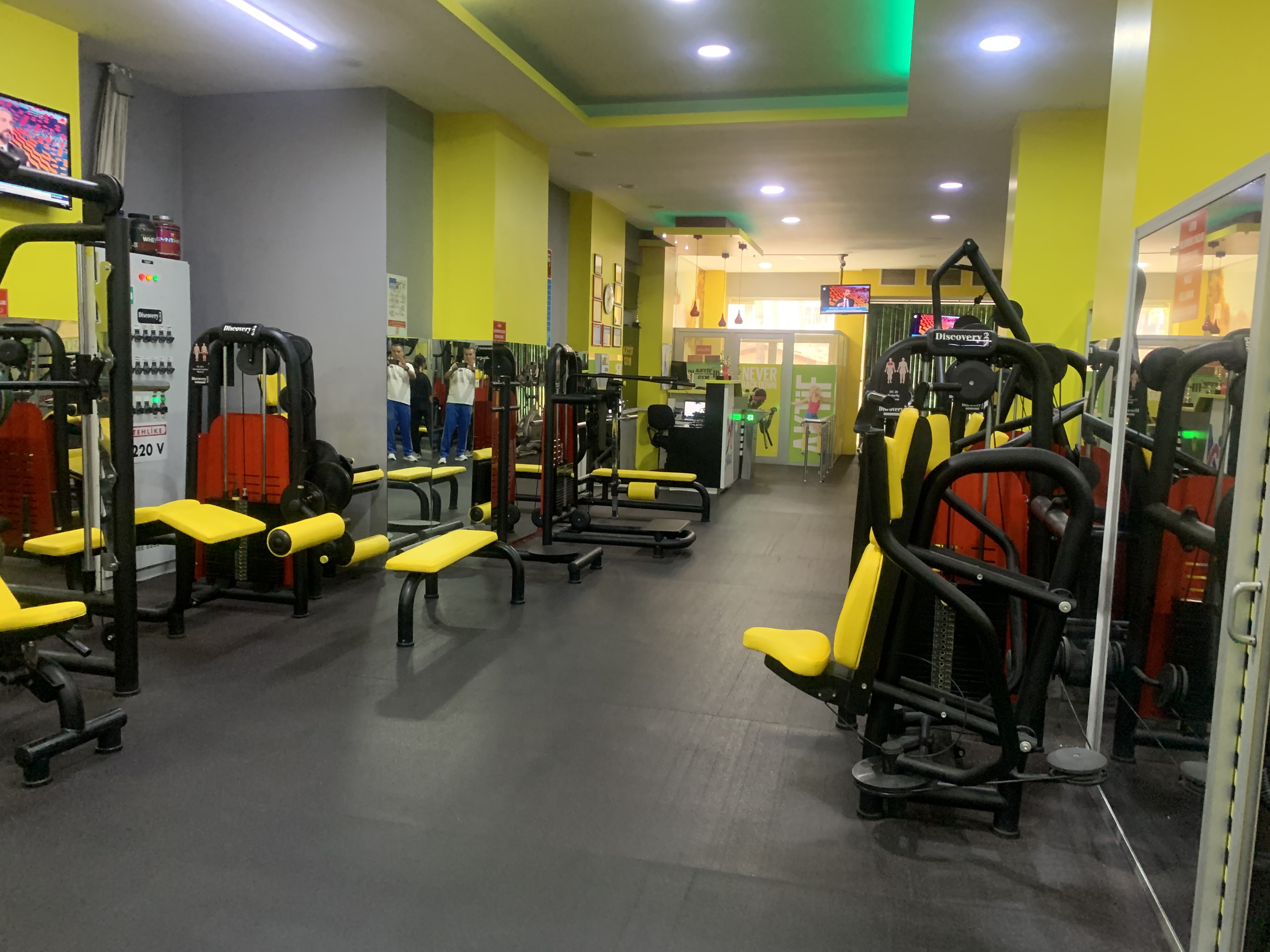 SALONUMUZDAN KARELER