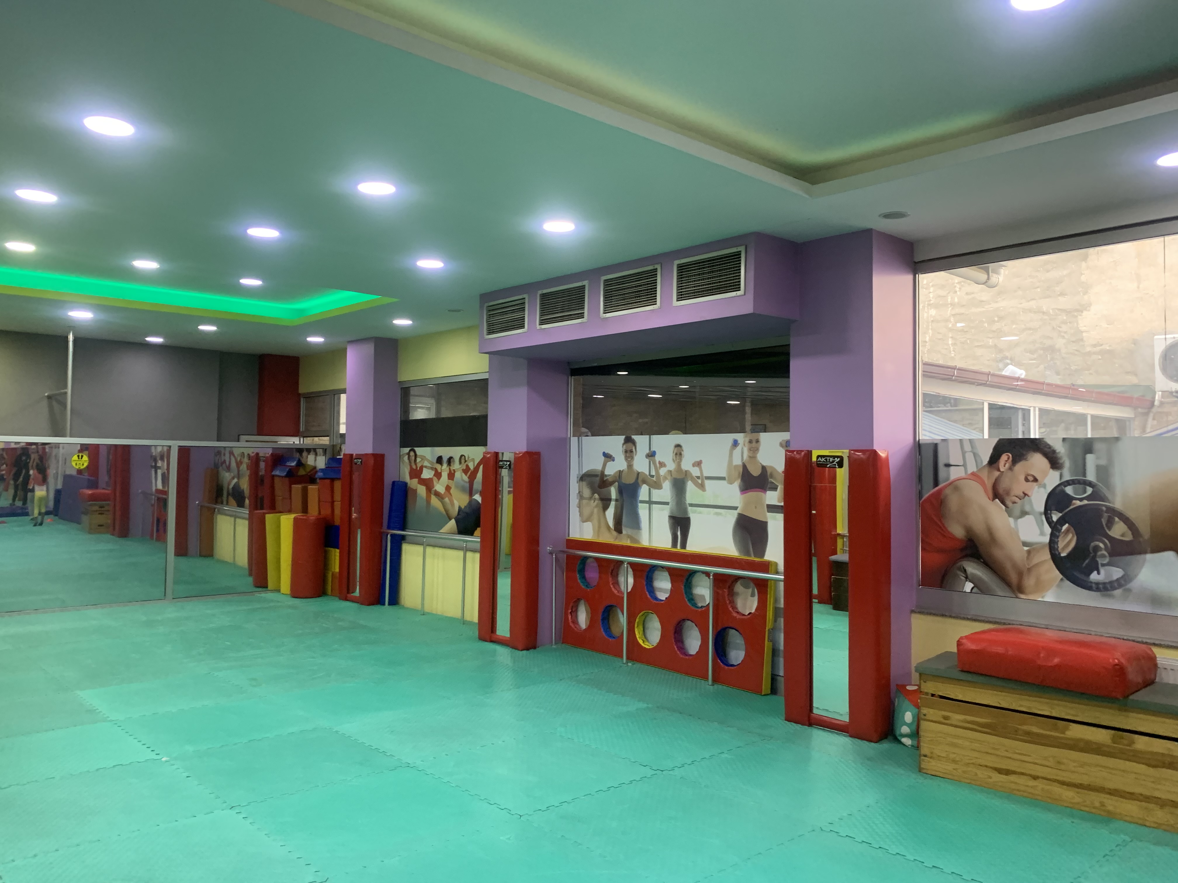 SALONUMUZDAN KARELER